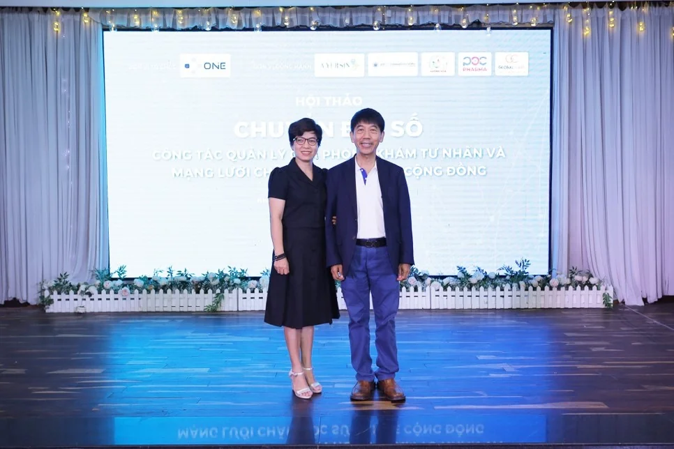 Ba_Dinh_Thi_Ngoc_Niem_va_Ong_Nguyen_Francis_Tuan_Anh_(Tong_Giam_đoc_Cong_ty_TNHH_One_Clinic)
